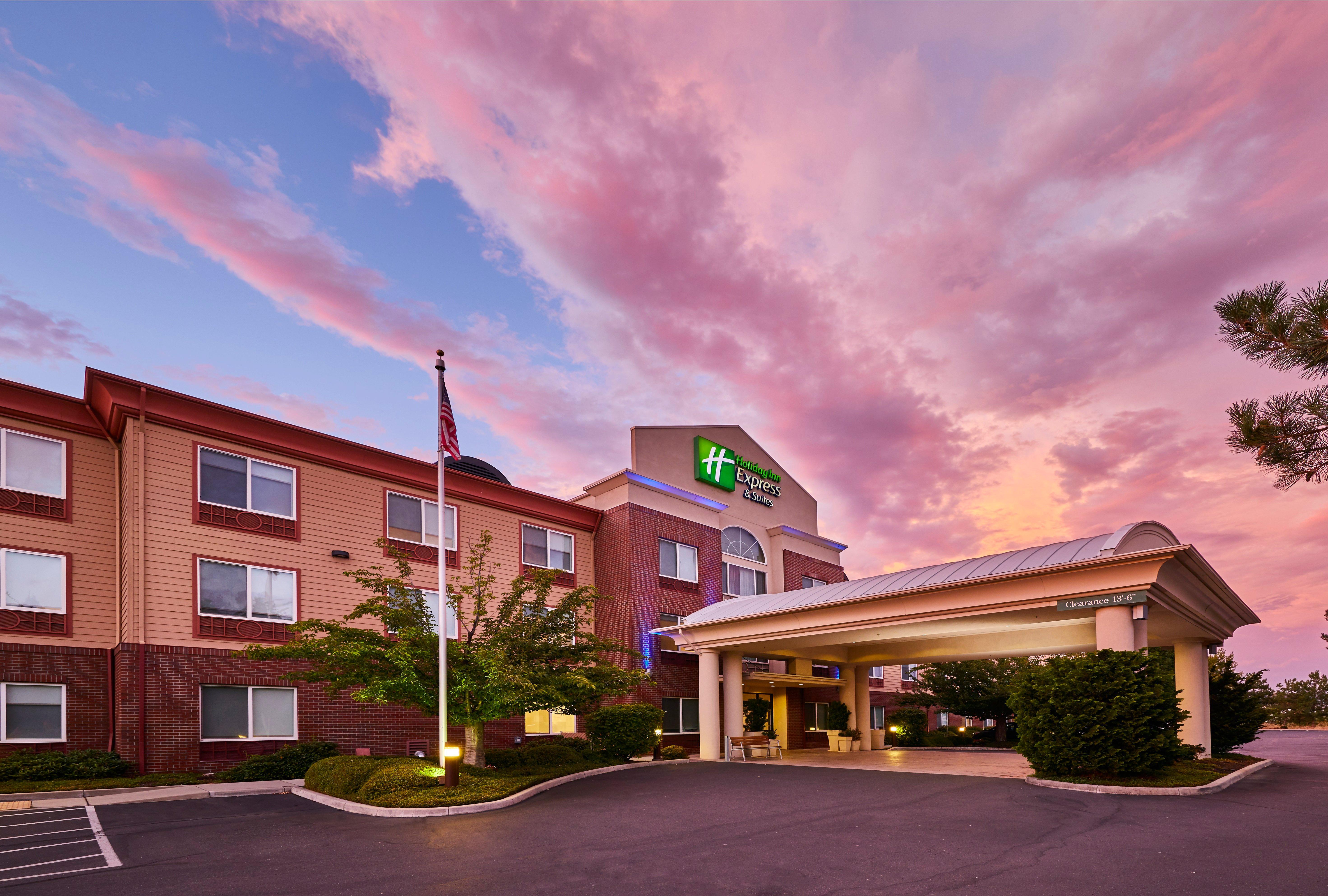 Holiday Inn Express Hotel & Suites Medford-Central Point By Ihg Екстер'єр фото
