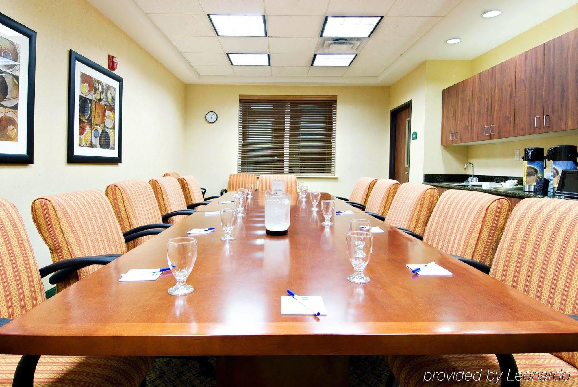 Holiday Inn Express Hotel & Suites Medford-Central Point By Ihg Екстер'єр фото