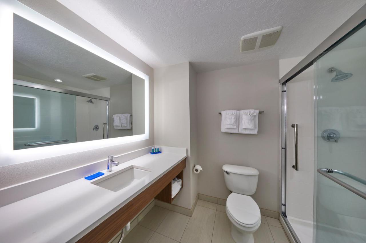 Holiday Inn Express Hotel & Suites Medford-Central Point By Ihg Номер фото